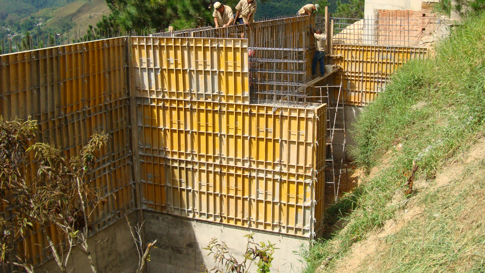 MUROS DE CONCRETO ARMADO