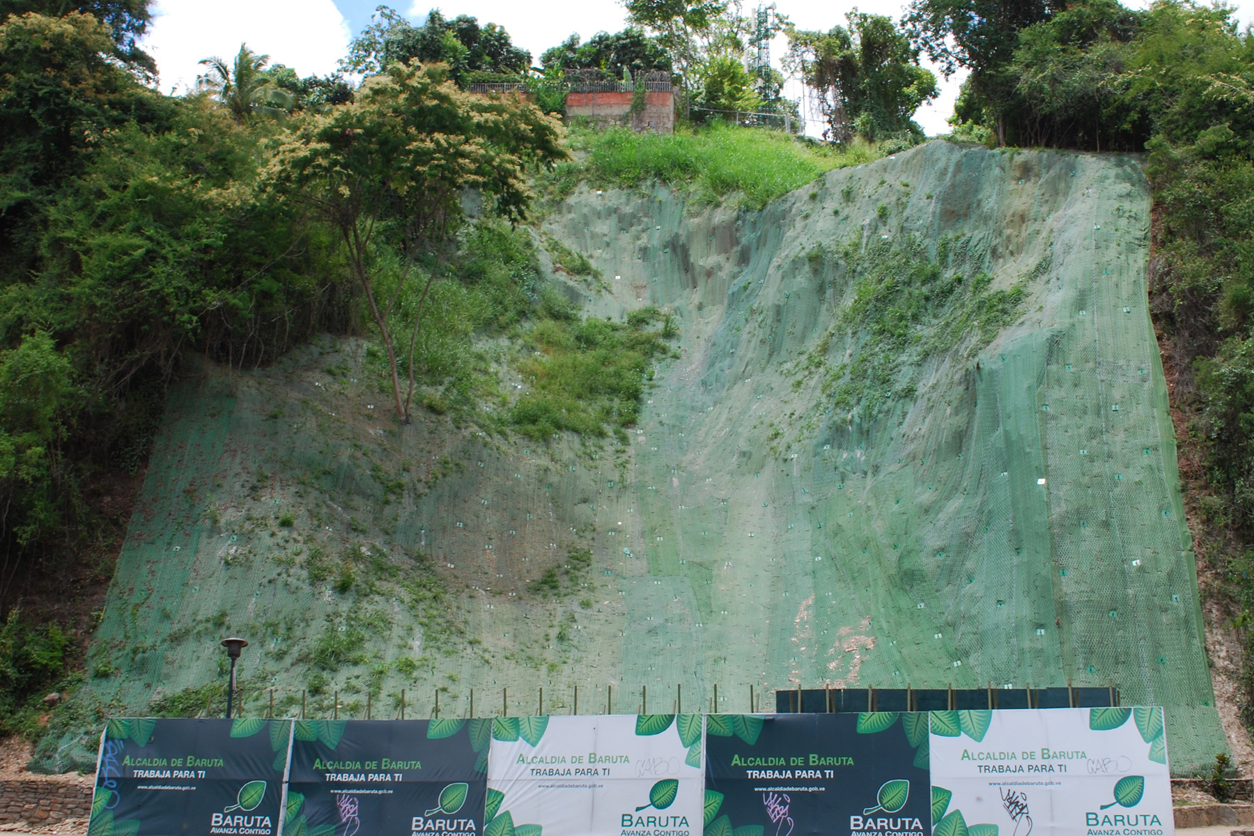 ￼Sistema Contra Caida de Rocas